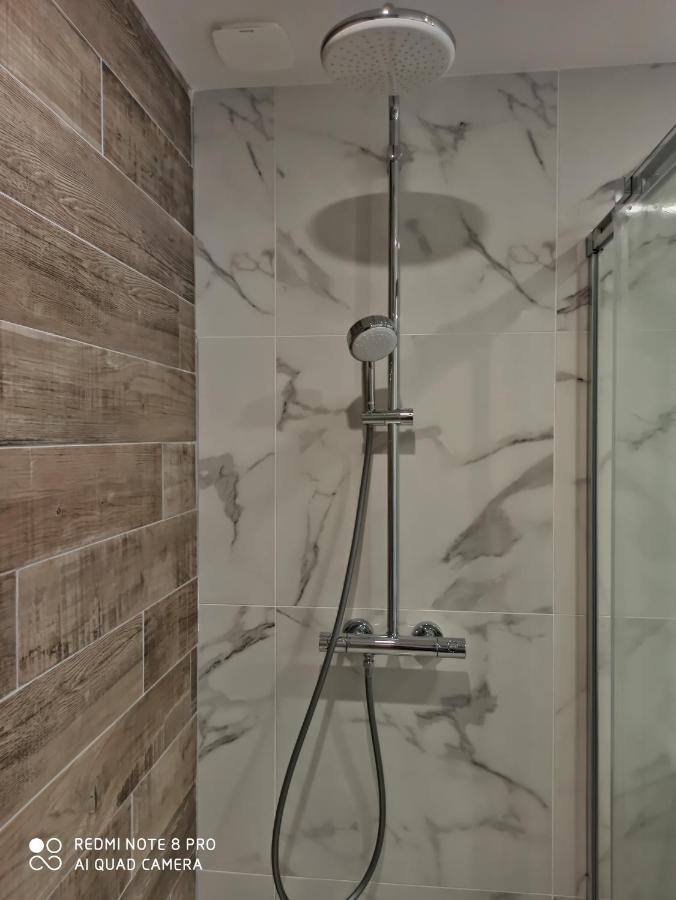 Апартаменти Triplex 110 M2 Centre Historique Avec Jacuzzi Дінан Екстер'єр фото