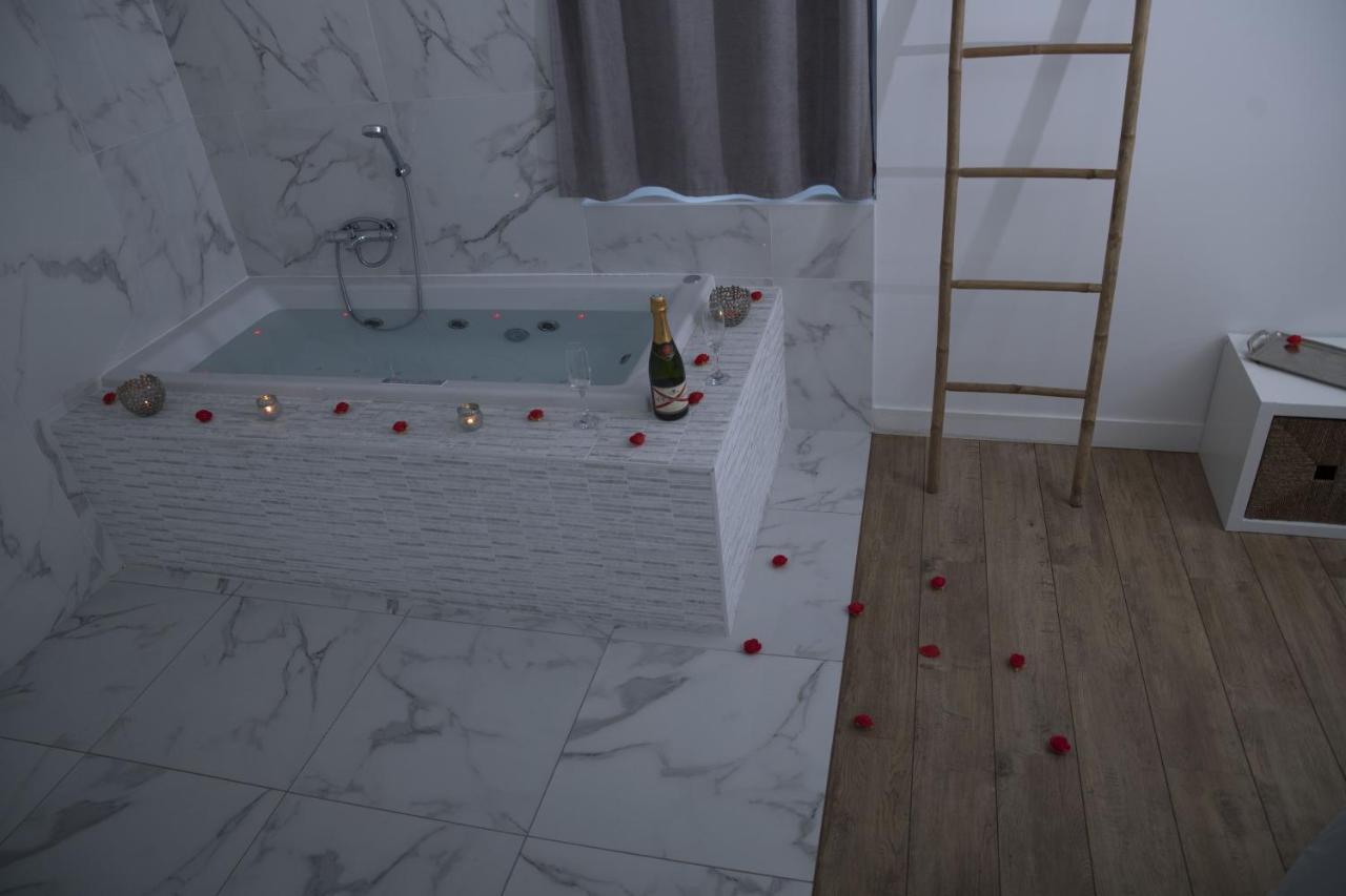 Апартаменти Triplex 110 M2 Centre Historique Avec Jacuzzi Дінан Екстер'єр фото
